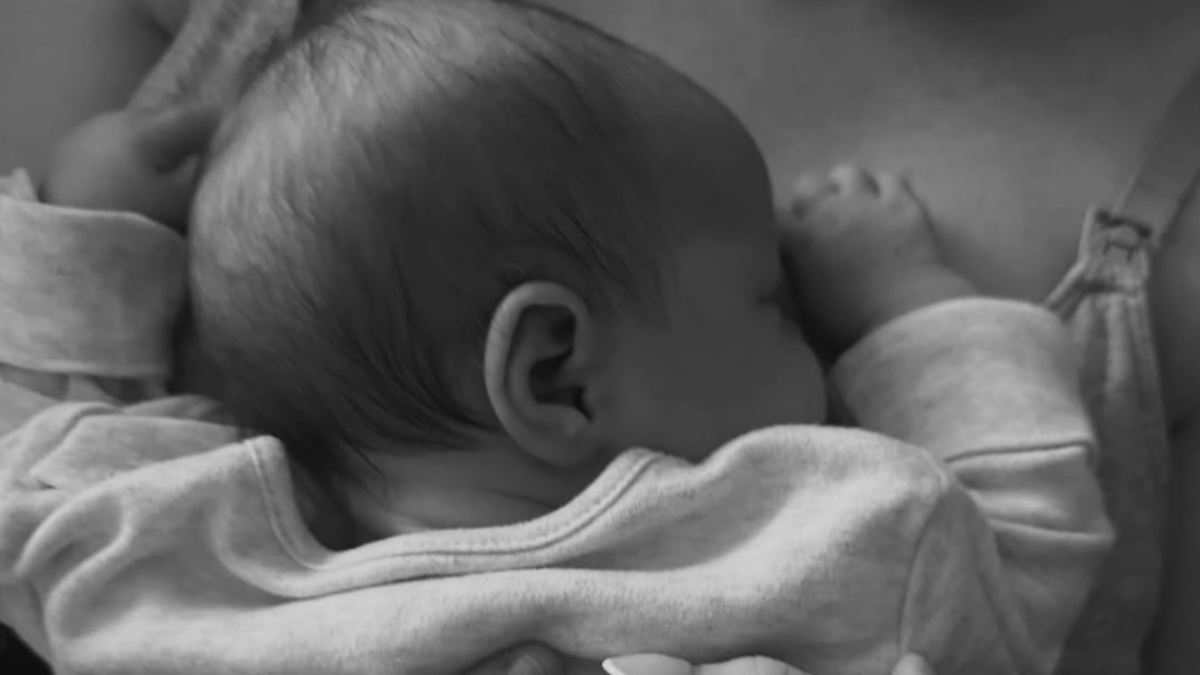 Nach-mehreren-Fehlgeburten-Little-Mix-Star-Perrie-Edwards-wird-erneut-Mutter